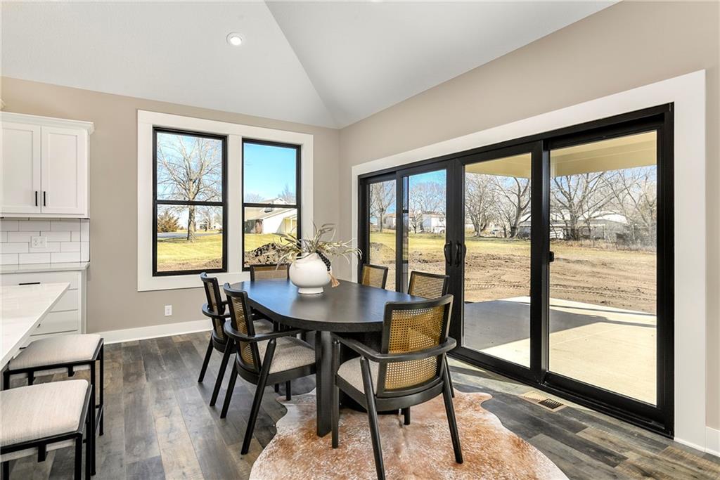 20322 166th Street Basehor, KS 66007 - Photo 11 of 45