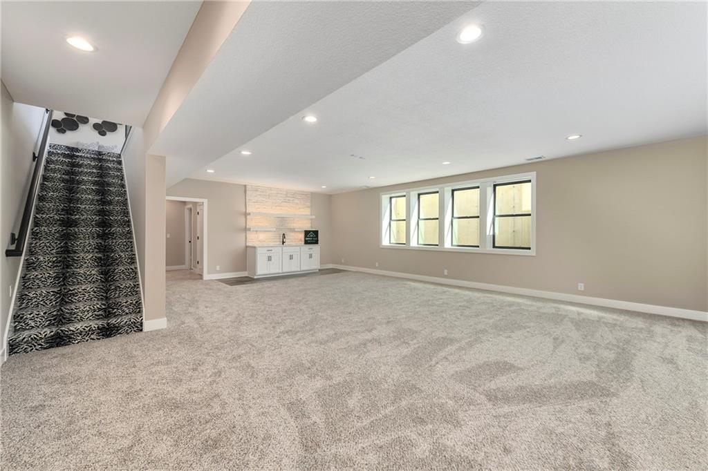 20322 166th Street Basehor, KS 66007 - Photo 32 of 45