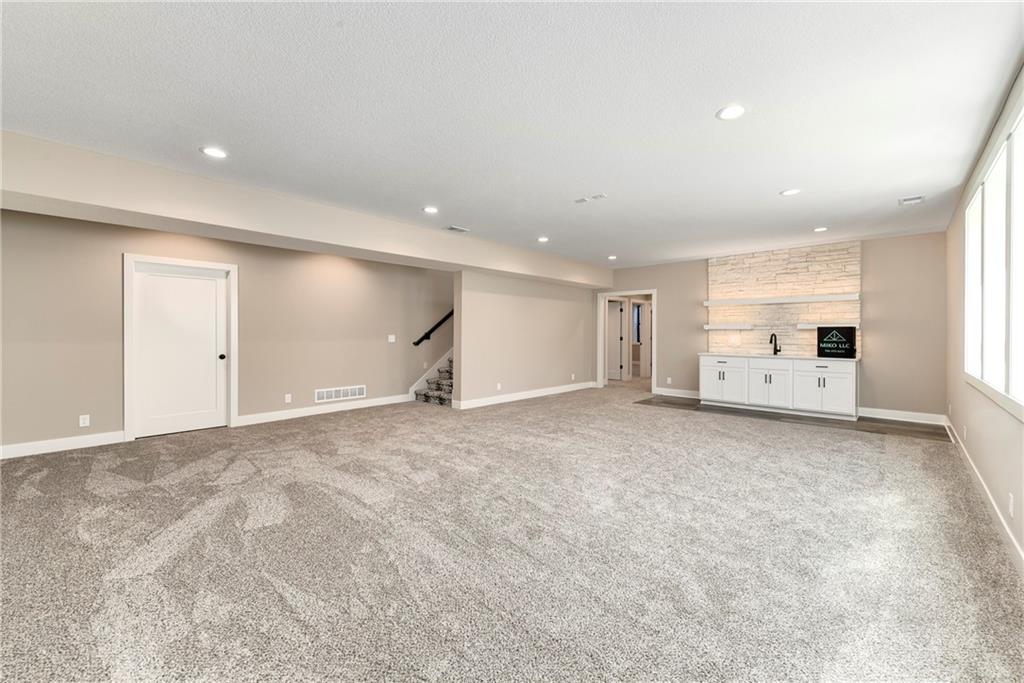 20322 166th Street Basehor, KS 66007 - Photo 33 of 45