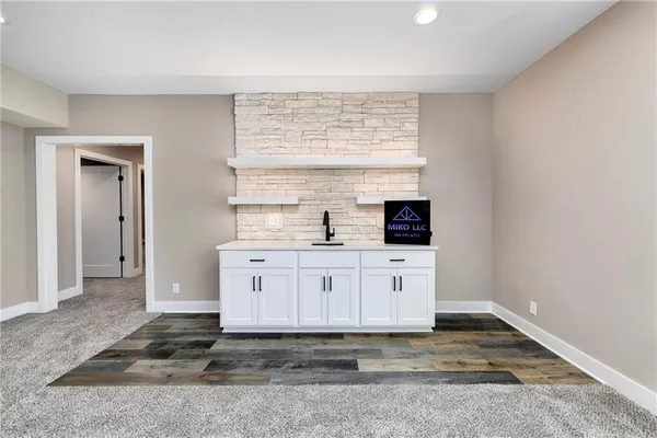 $924,900 | 20322 166th Street, Basehor, KS 66007