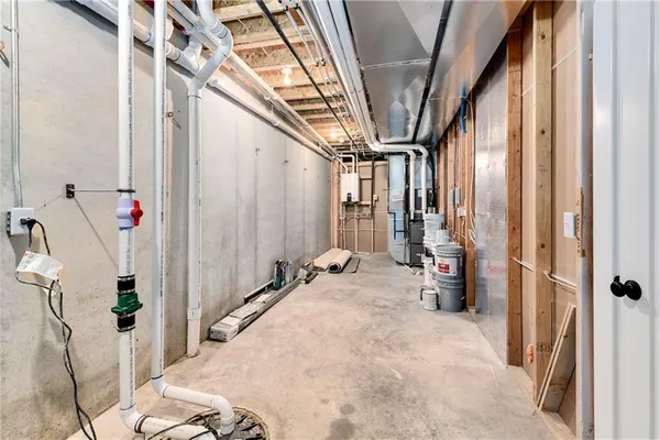 $924,900 | 20322 166th Street, Basehor, KS 66007