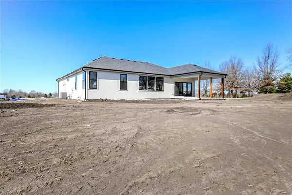 $924,900 | 20322 166th Street, Basehor, KS 66007