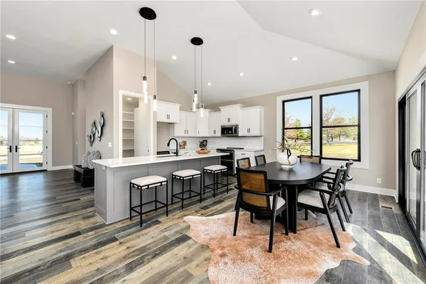 $924,900 | 20322 166th Street, Basehor, KS 66007