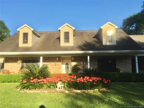 $296,700 | 2221 Oak Grove Drive, Vinton, LA 70668