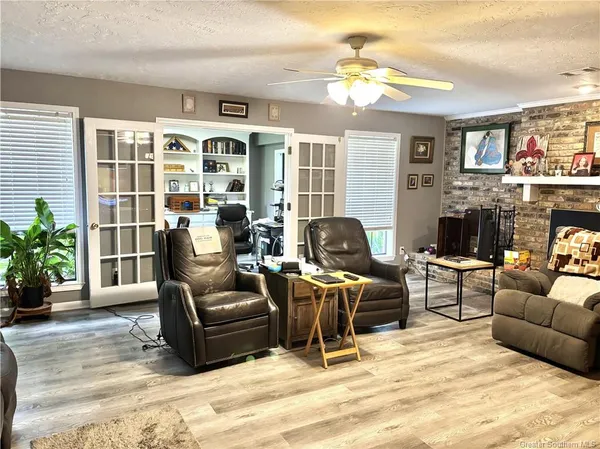 $296,700 | 2221 Oak Grove Drive, Vinton, LA 70668