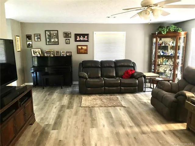 $296,700 | 2221 Oak Grove Drive, Vinton, LA 70668