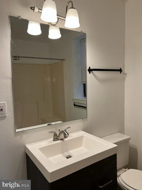 706 South Street, Unit 2 Philadelphia, PA 19147 - Photo 17 of 19 Rear Bathroom