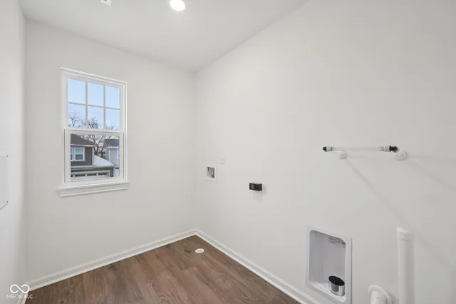 $424,999 | 16001 Tharp Wds Drive, Fishers, IN 46037