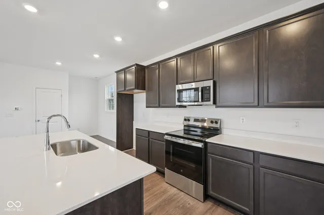 $424,999 | 16001 Tharp Wds Drive, Fishers, IN 46037