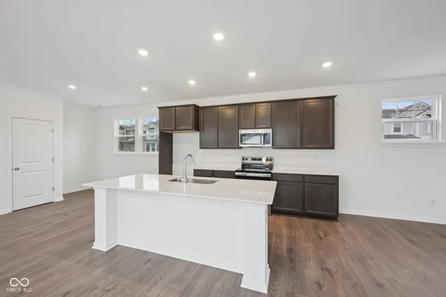 $424,999 | 16001 Tharp Wds Drive, Fishers, IN 46037