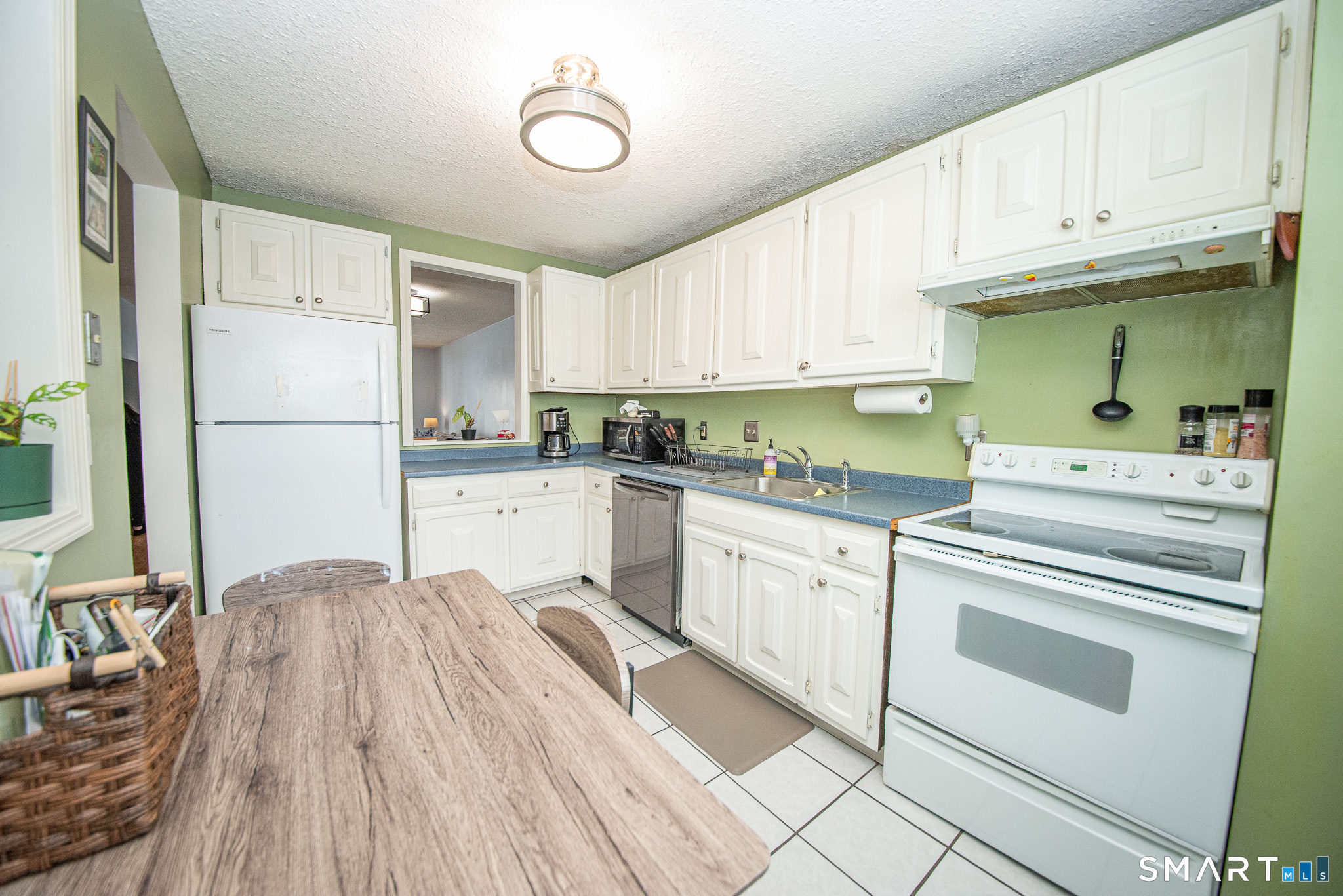 4 Georgetown Drive, Unit F Enfield, CT 06082 - Photo 2 of 31