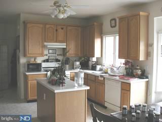 48 Whitcomb Road East Windsor, NJ 08520 - Photo 4 of 6