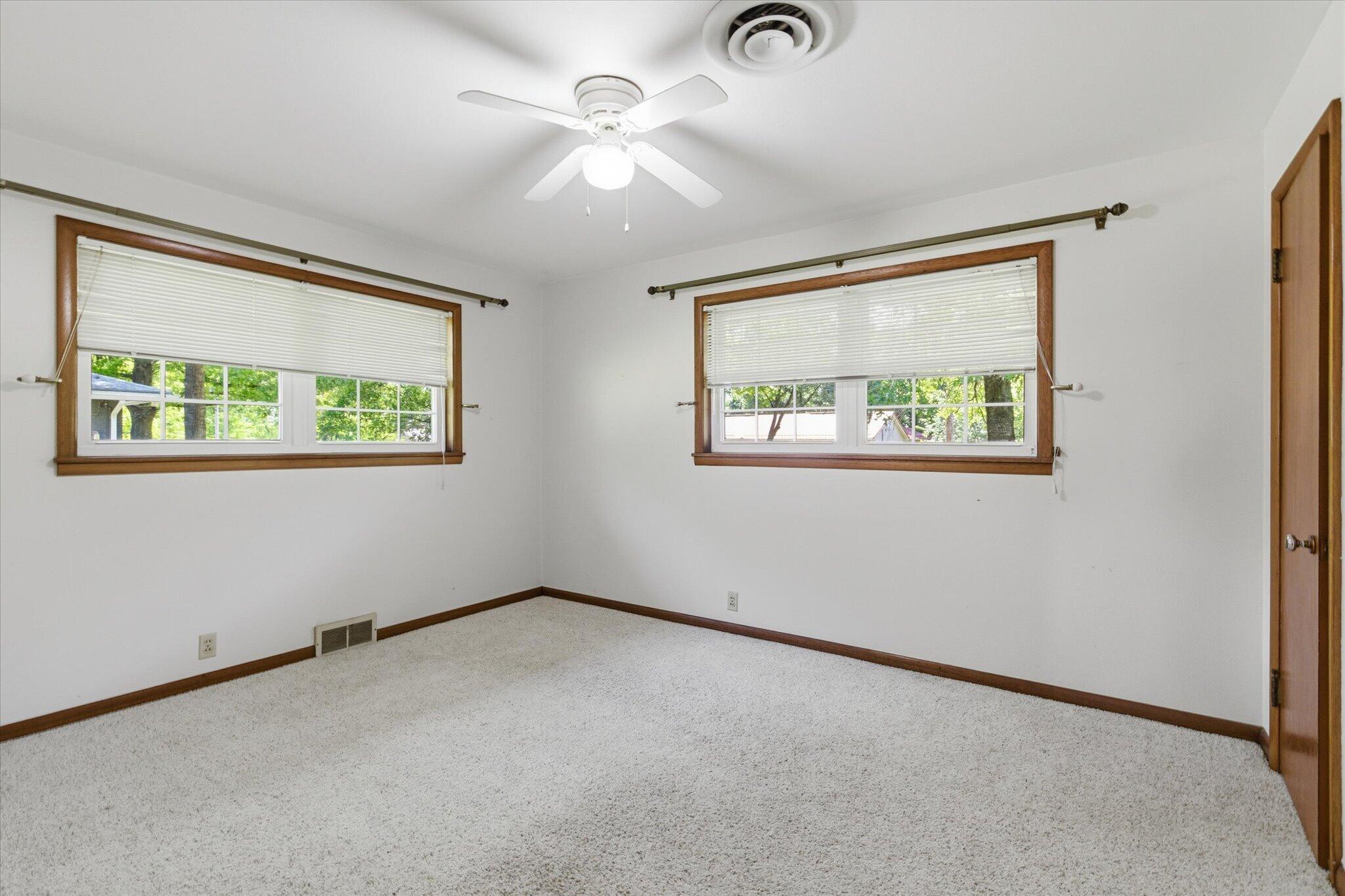 405 Grand Street Monett, MO 65708 - Photo 8 of 27 23-IMG_2760