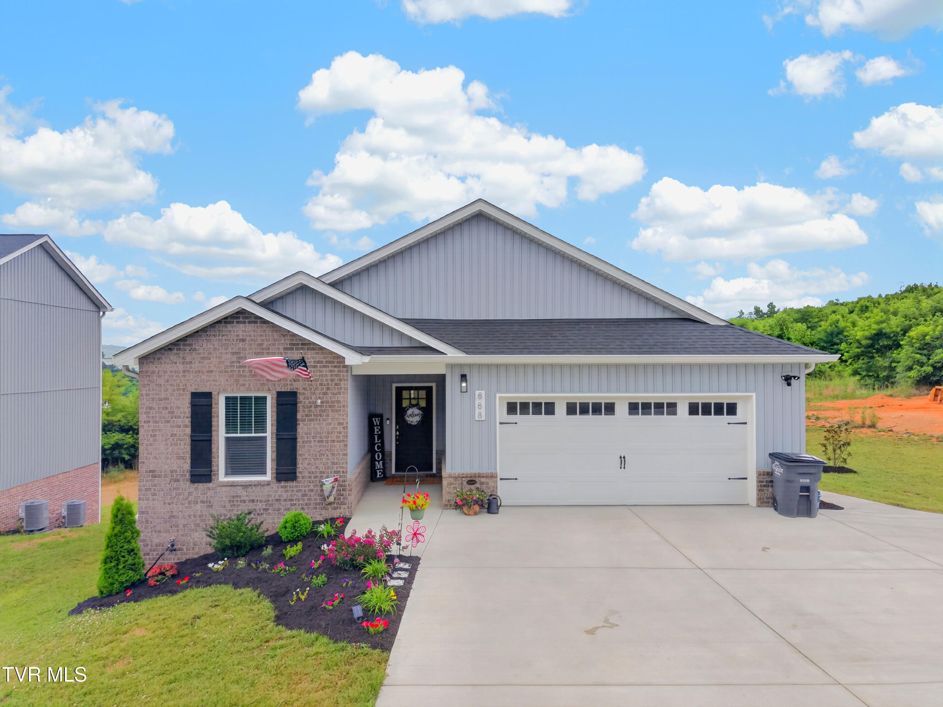 888 Granby Road Kingsport, TN 37660 - Photo 1 of 33 001-888GranbyRd-Kingsport-37660-FULL