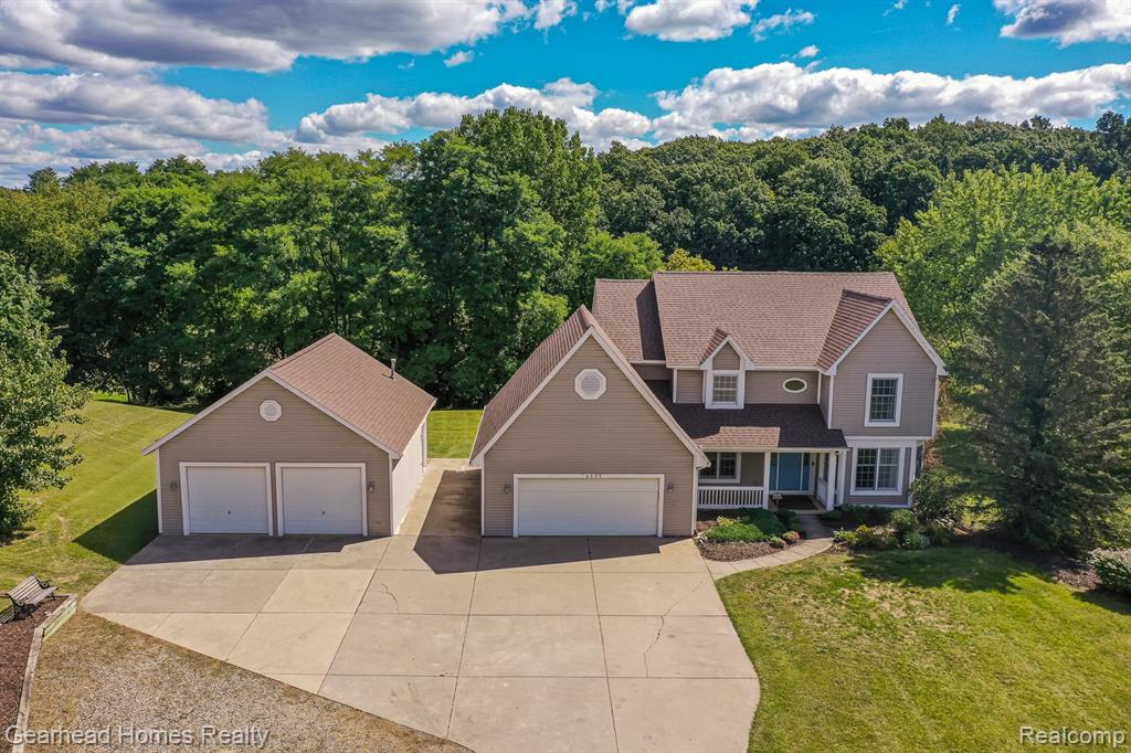 8088 Denton Hill Road Fenton, MI 48430 - Photo 2 of 56