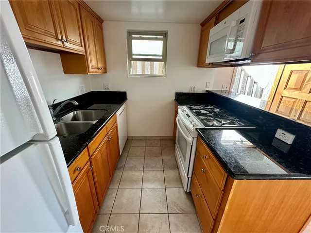 $4,500 | 122 15th Street, Manhattan Beach, CA 90266