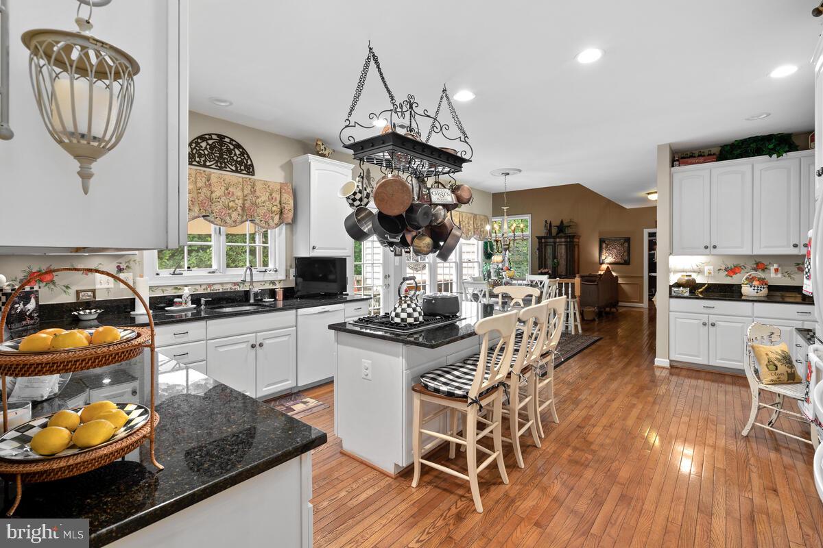 18705 Olney Mill Road Olney, MD 20832 - Photo 20 of 64 Great Kitchen with Island Seating for 4
