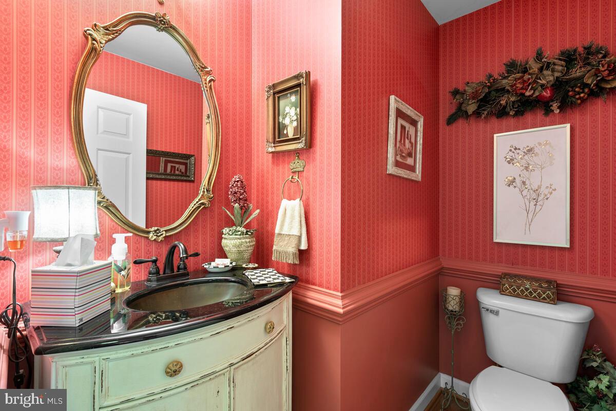 18705 Olney Mill Road Olney, MD 20832 - Photo 29 of 64 Main Level Powder Room