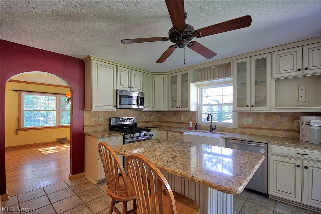 2723 Massillon Road Akron, OH 44312 - Photo 11 of 33