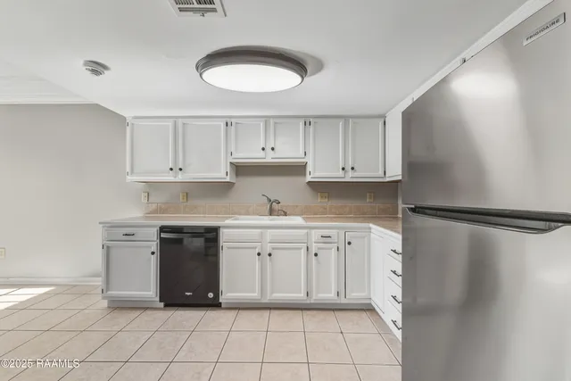 $197,900 | 200 Dublin Circle, Unit D, Lafayette, LA 70506