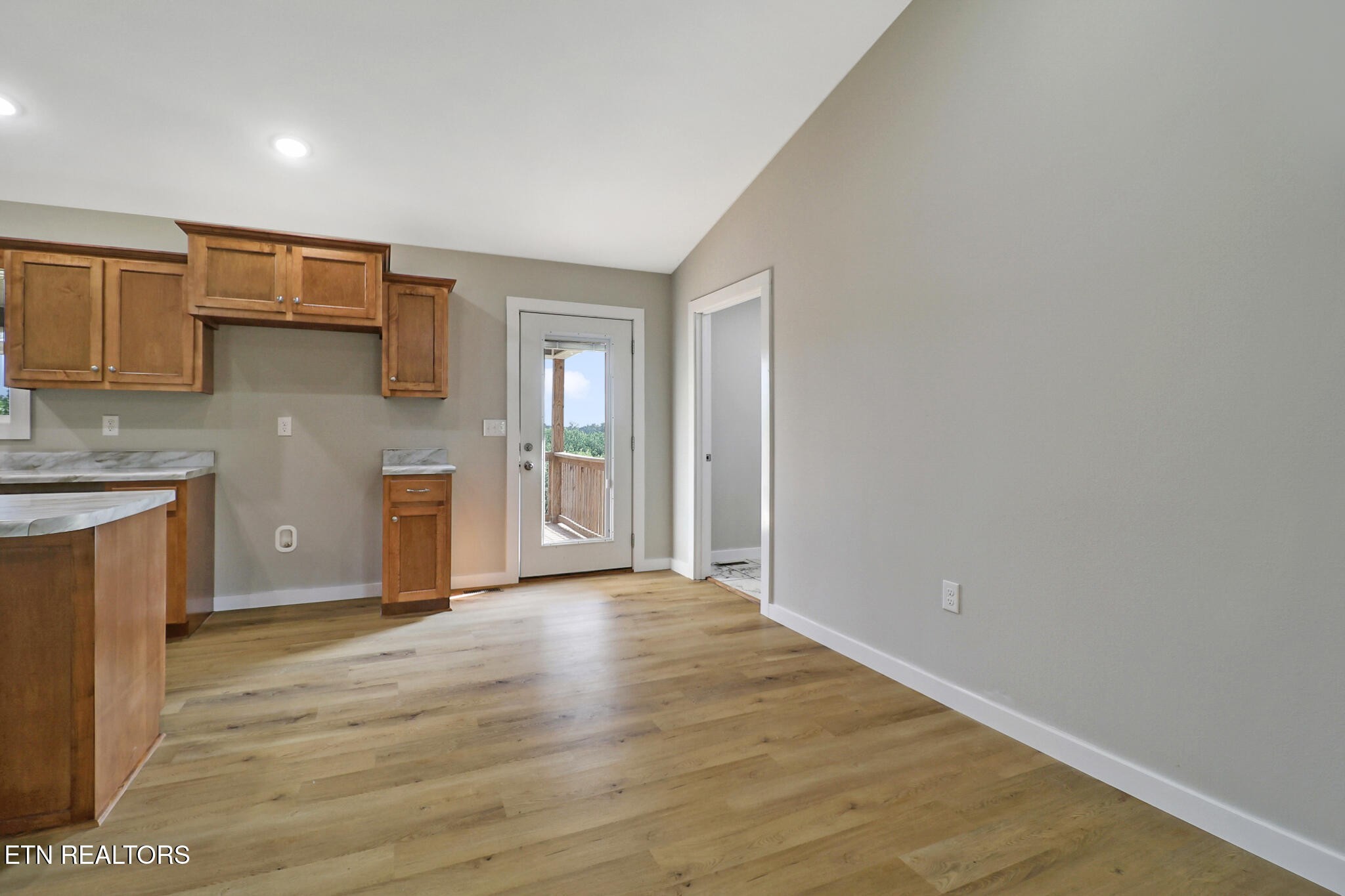 1081 Old Sunbright Road Jamestown, TN 38556 - Photo 17 of 28 Gallery Image 17