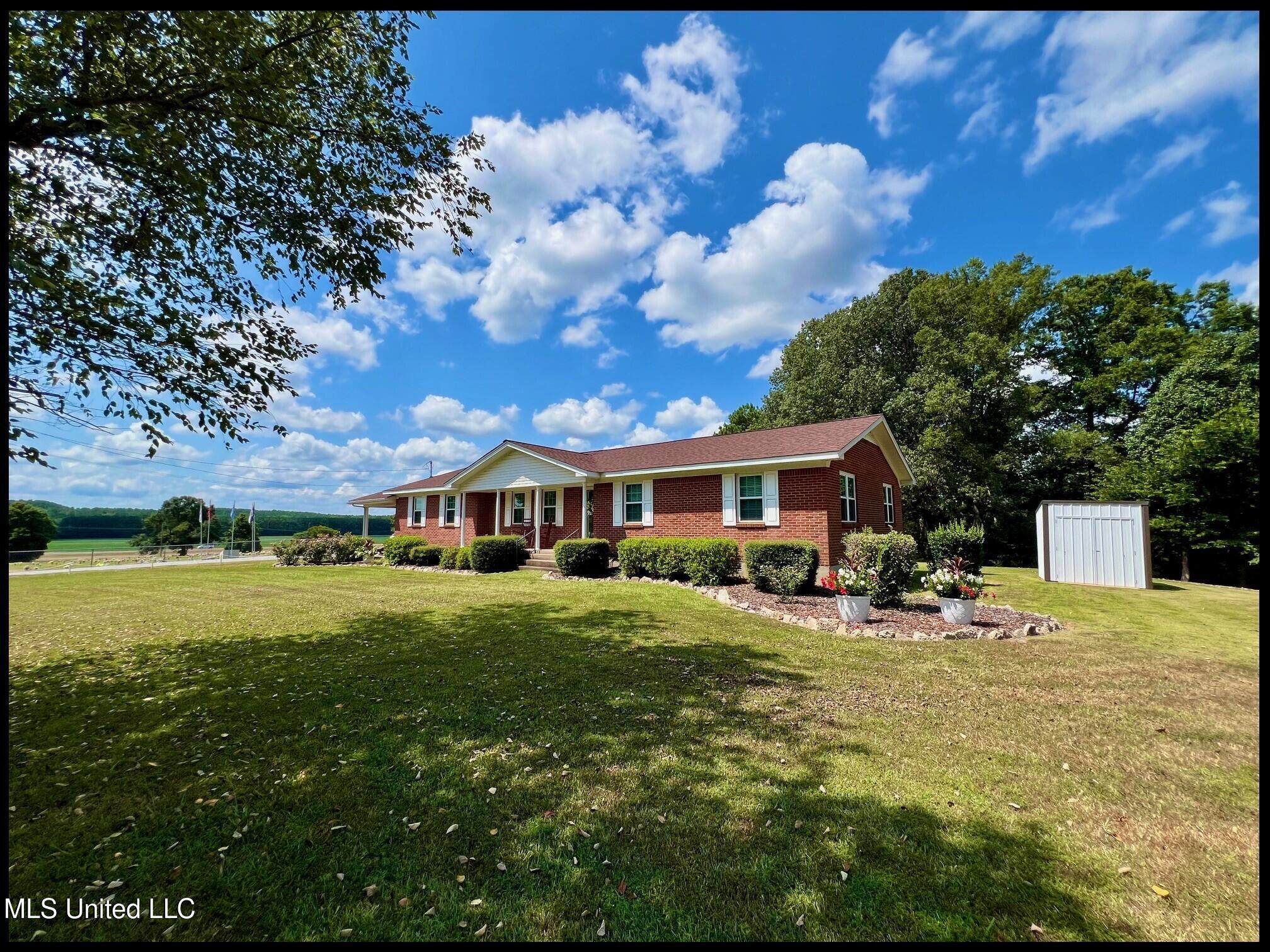2653 Central Academy Road North Batesville, MS 38606 - Photo 5 of 76 2653 CENTRAL ACADEMY - VIEW OF RIGHT SID