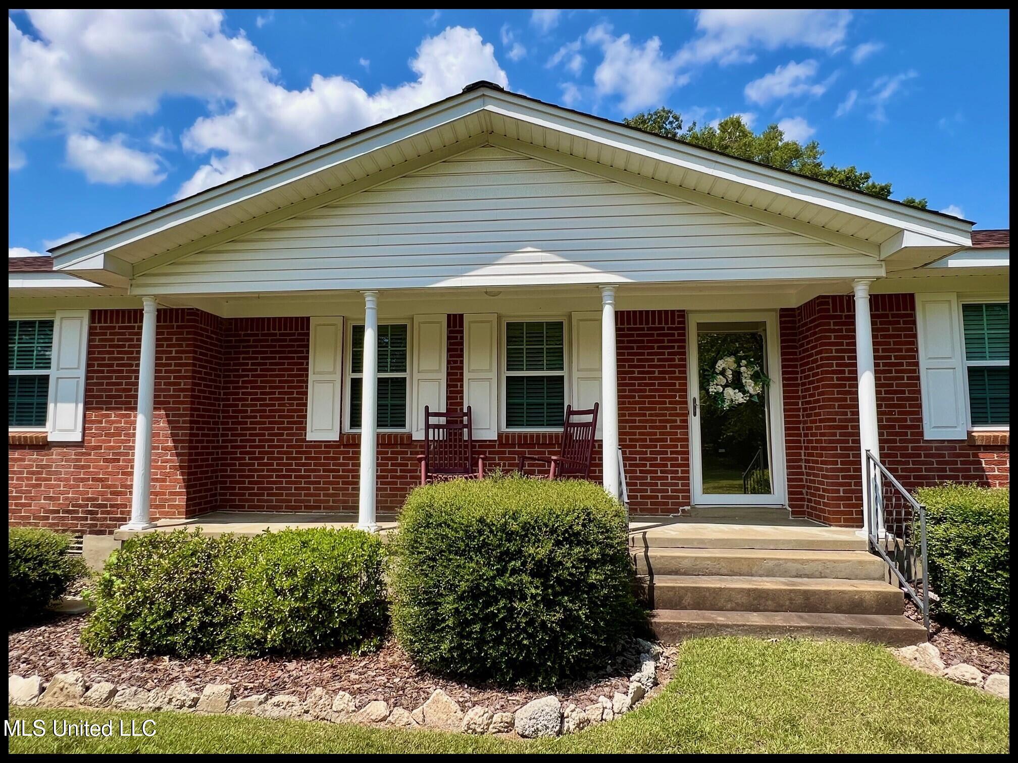 2653 Central Academy Road North Batesville, MS 38606 - Photo 7 of 76 2653 CENTRAL ACADEMY - FRONT PORCH