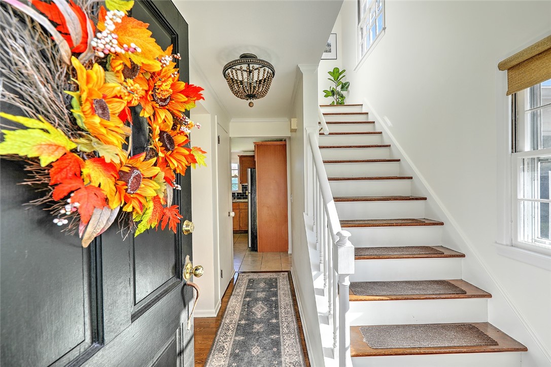 271 Abbott Run Valley Road Cumberland, RI 02864 - Photo 3 of 28 Gallery Image 3