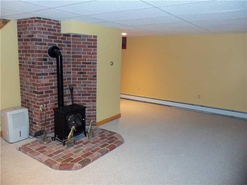 17 Basswood Road Brunswick, ME 04011 - Photo 12 of 13 Den/Family/Great Room.