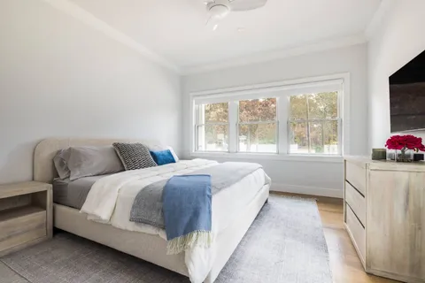 4 Camberly Road, East Hampton, NY 11937