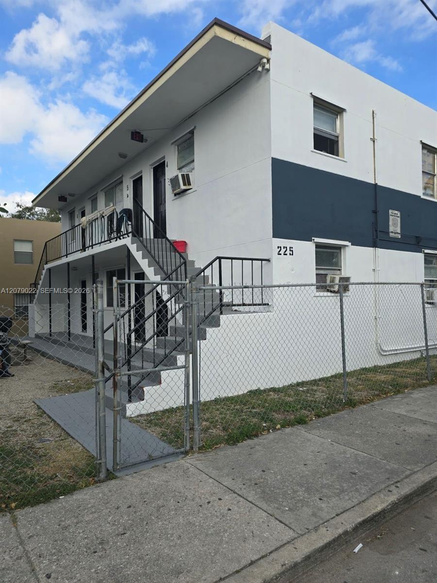 225 Northwest 17th Street, Unit 4 Miami, FL 33136 - Photo 1 of 7 Gallery Image 1