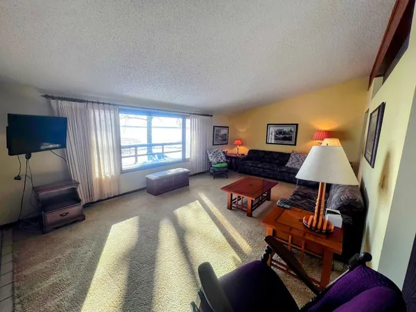 $675,000 | 19409 529th Lane, McGregor, MN 55760