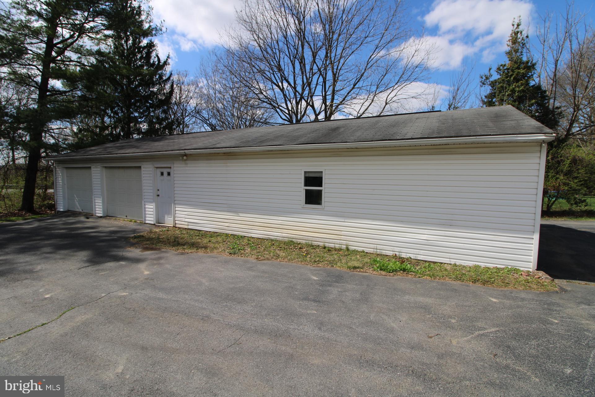 20771 Beaver Creek Road Boonsboro, MD 21713 - Photo 24 of 30 Huge 4 car, over-sized garage