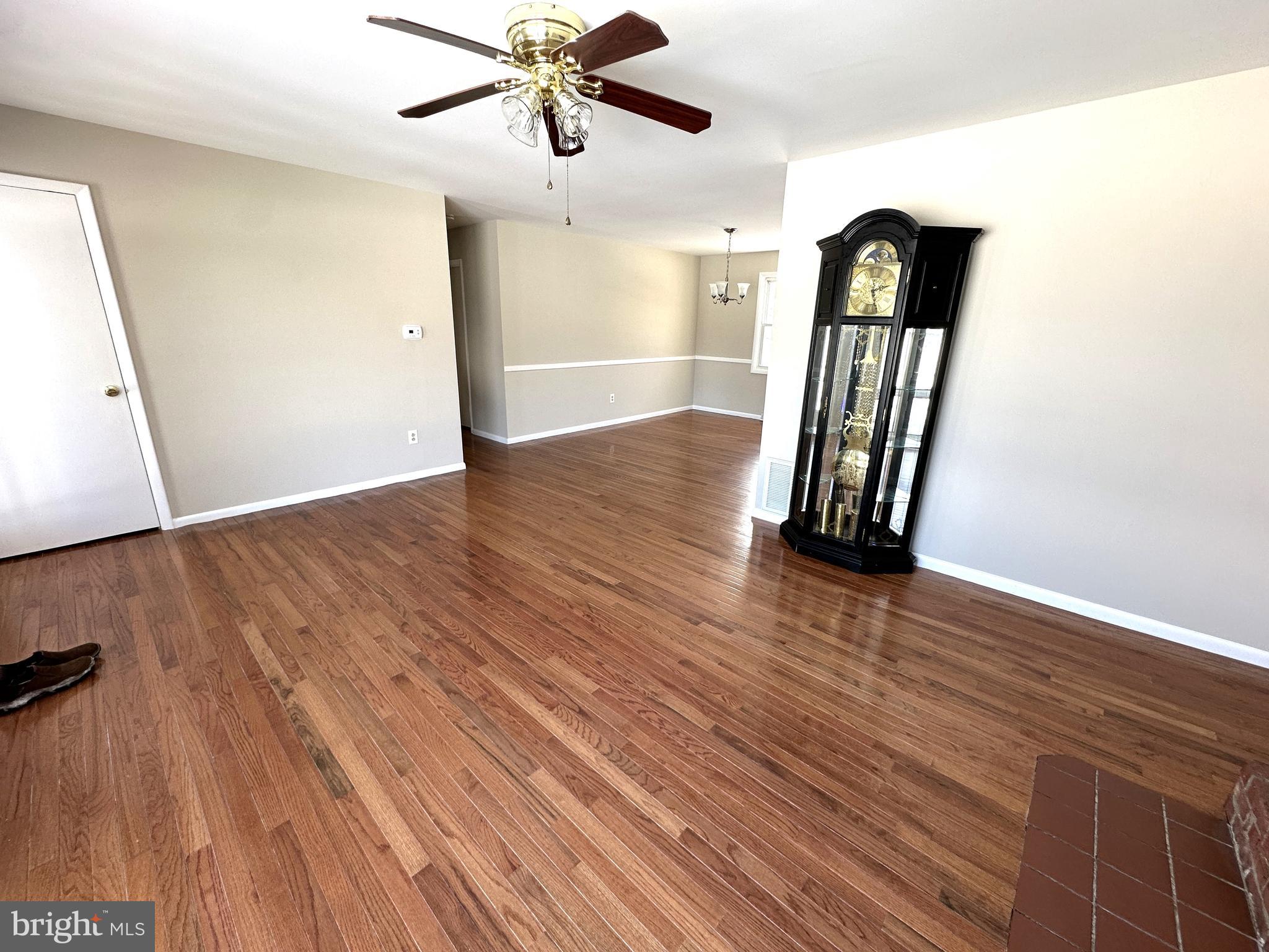 20771 Beaver Creek Road Boonsboro, MD 21713 - Photo 4 of 30 Living Room