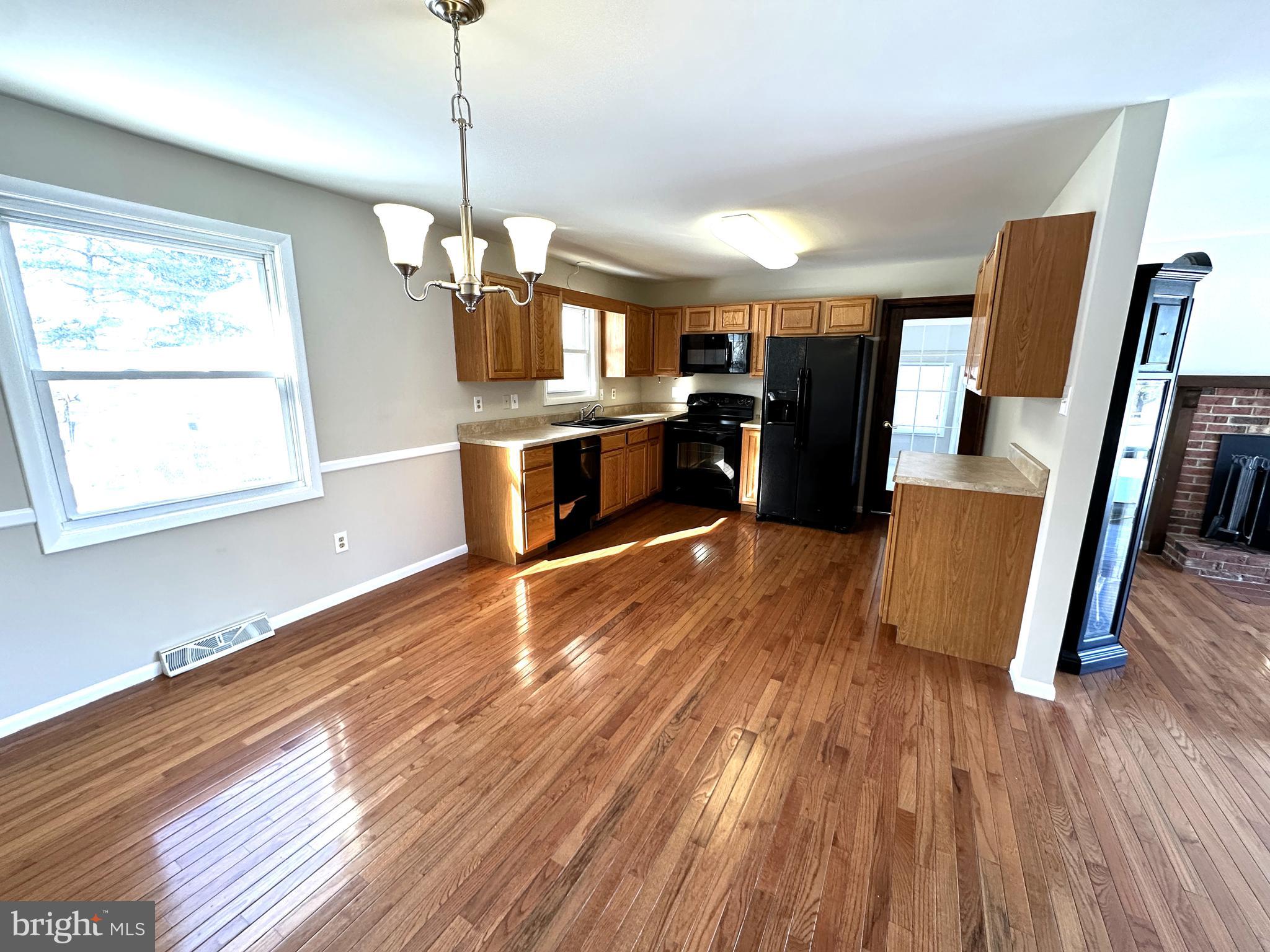 20771 Beaver Creek Road Boonsboro, MD 21713 - Photo 7 of 30 Kitchen