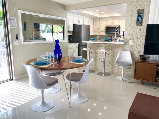 130 West Racquet Club Road, Unit 309 Palm Springs, CA 92262 - Photo 3 of 23 IMG_0581