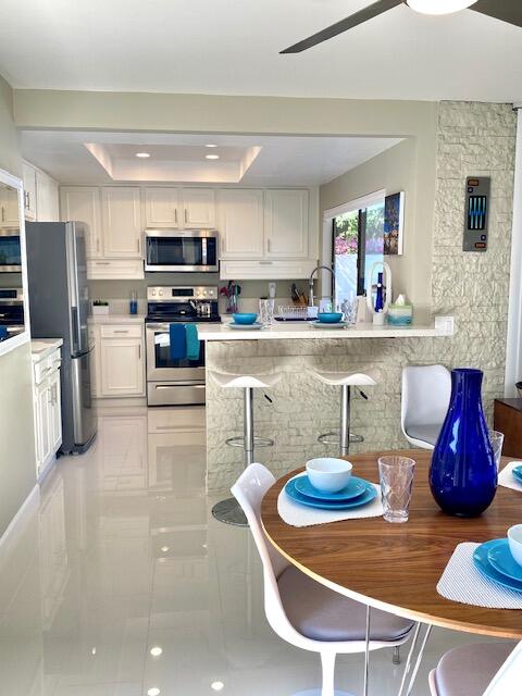 130 West Racquet Club Road, Unit 309 Palm Springs, CA 92262 - Photo 4 of 23 IMG_0583