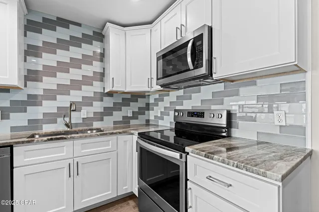 $865,000 | 425 Bayshore Drive, Unit 11, Panama City Beach, FL 32407