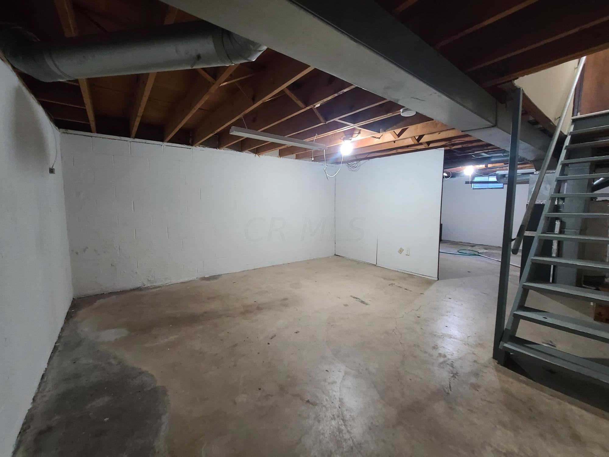 5076 Godown Road, Unit E Columbus, OH 43220 - Photo 15 of 19 20220926_124848