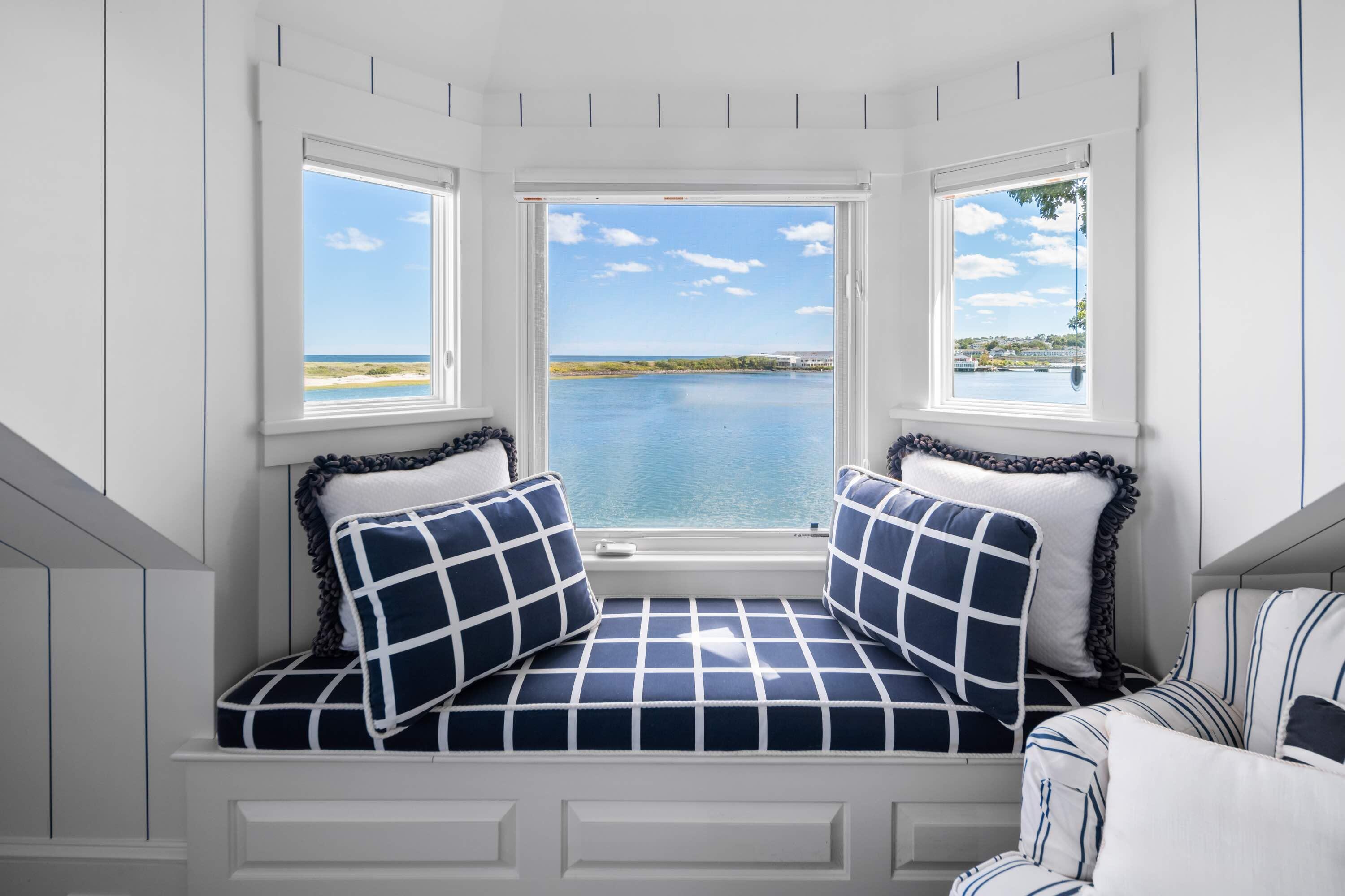 24 Fieldstone Lane, Unit 5 Ogunquit, ME 03907 - Photo 19 of 43 Bedroom 1 Primary-3