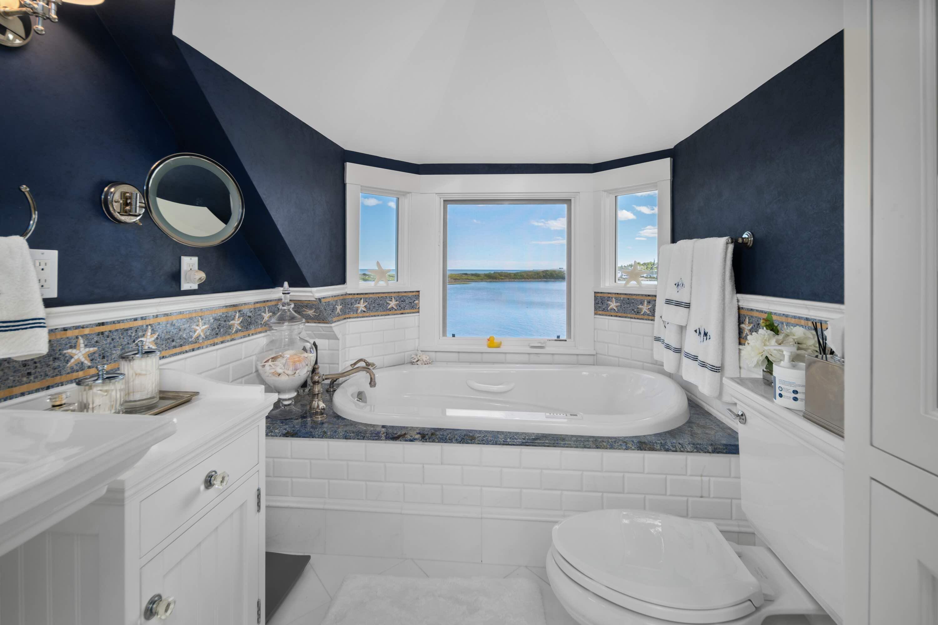 24 Fieldstone Lane, Unit 5 Ogunquit, ME 03907 - Photo 21 of 43 Bathroom 1 Primary-1