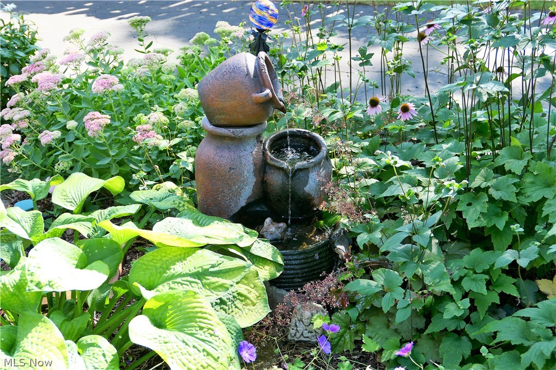 3044 Edgehill Road Cleveland, OH 44118 - Photo 17 of 21 Water Feature In Garden