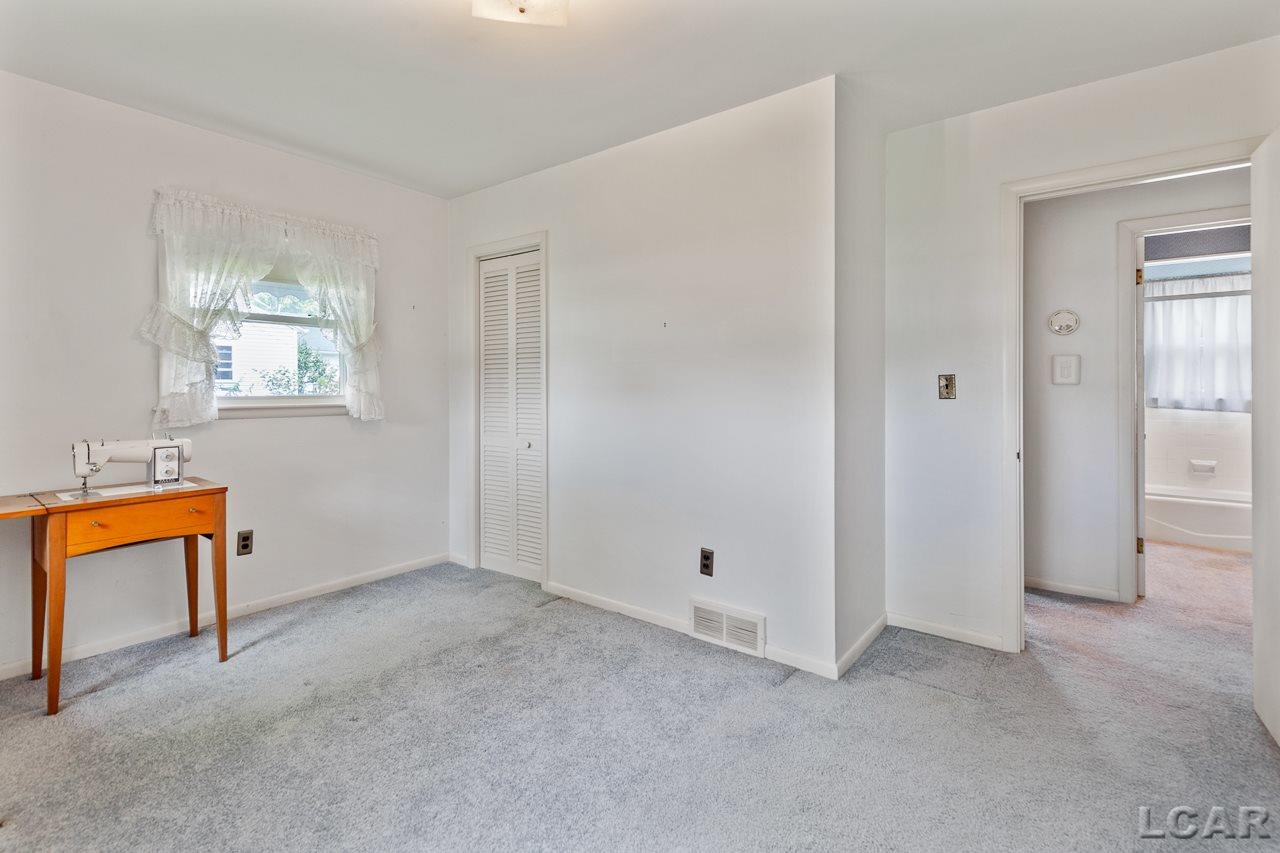 2088 West Cadmus Road Adrian, MI 49221 - Photo 25 of 38 50015031-24.JPG