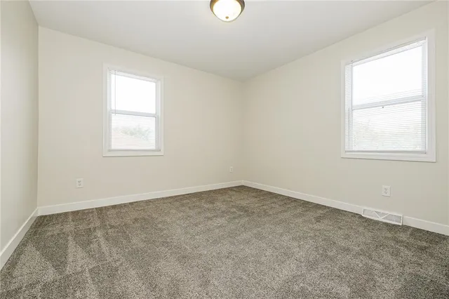 $2,075 | 1212 Northwest 67th Street, Kansas City, MO 64118