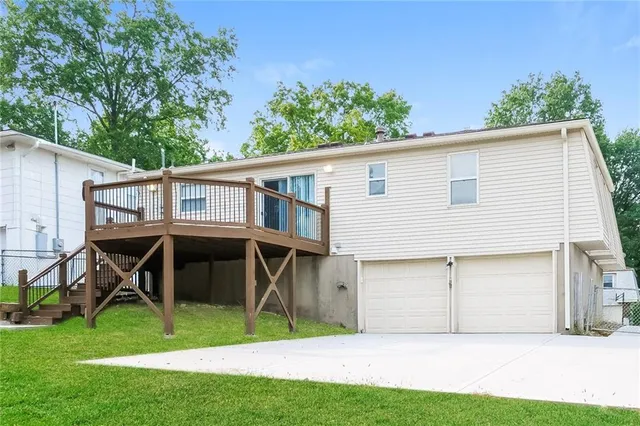 $2,075 | 1212 Northwest 67th Street, Kansas City, MO 64118