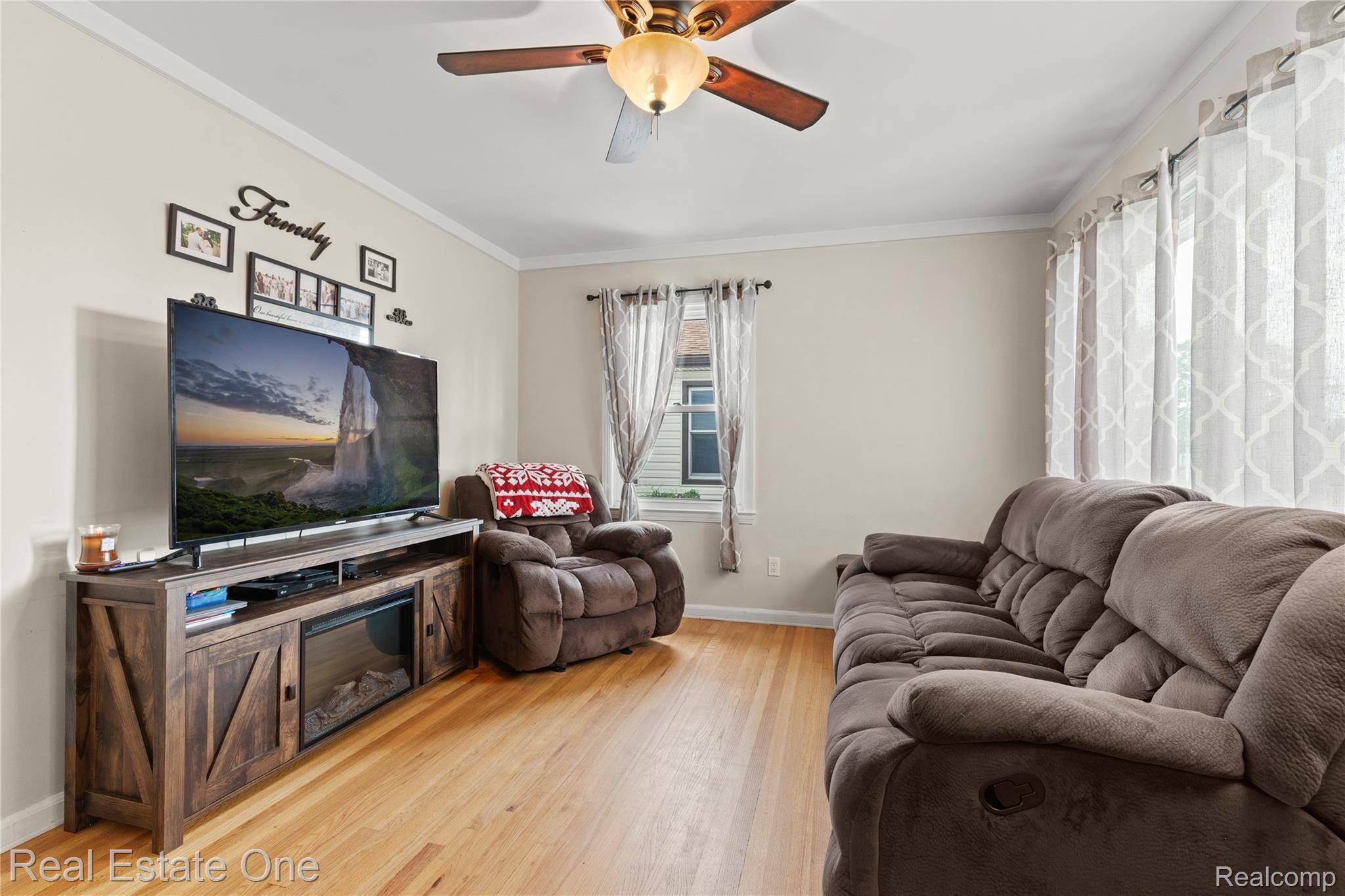 17071 Reno Street Riverview, MI 48193 - Photo 6 of 34 17071 Reno St-6.jpg