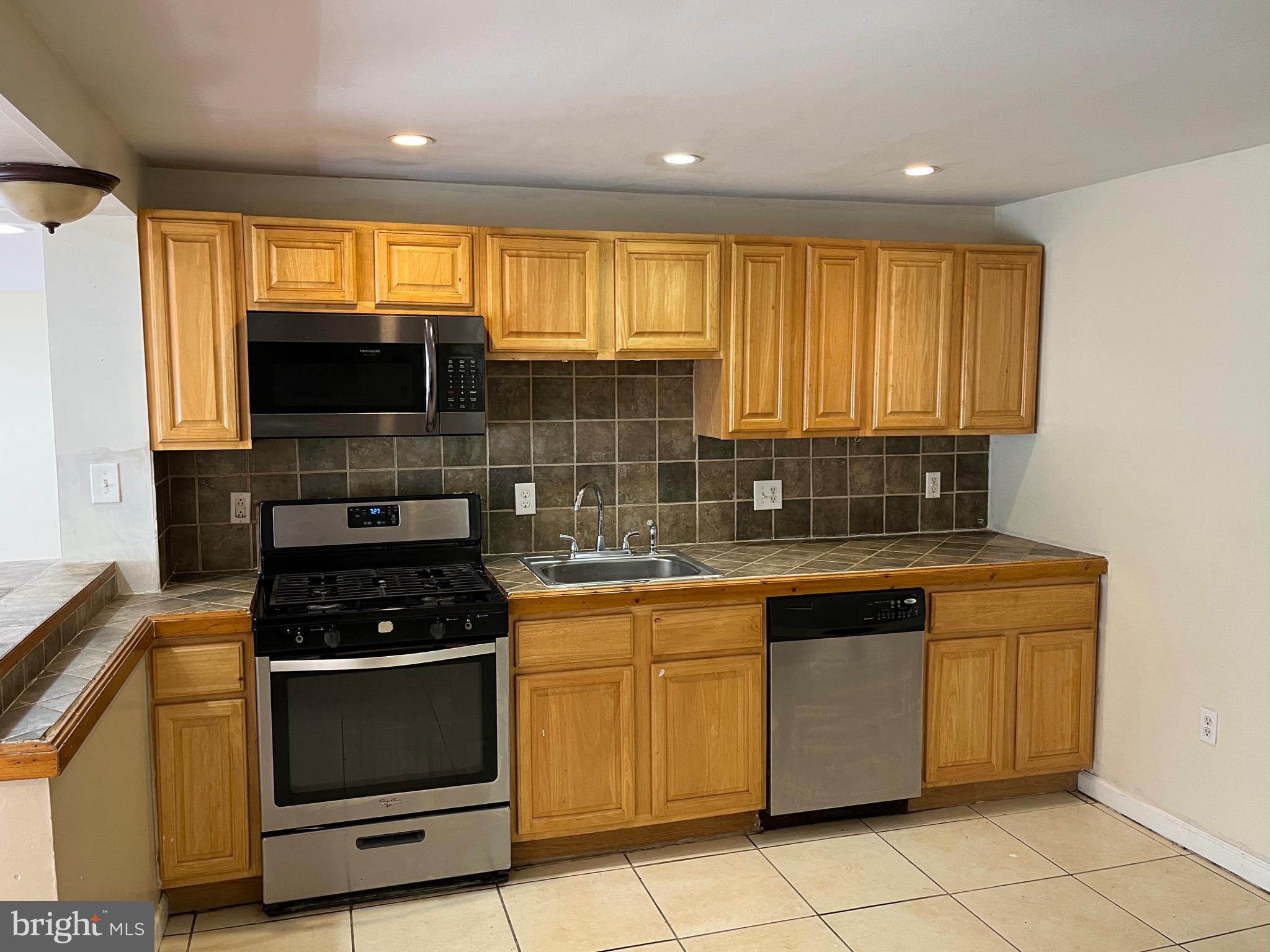 1012 Norcross Road Lindenwold, NJ 08021 - Photo 11 of 34 Kitchen.
