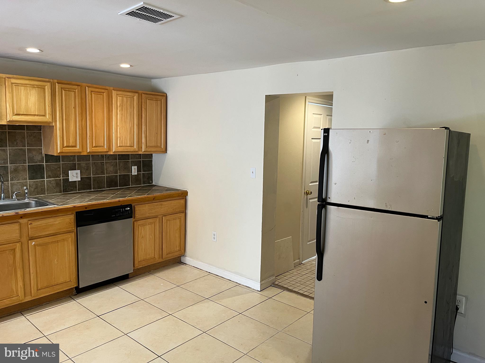 1012 Norcross Road Lindenwold, NJ 08021 - Photo 14 of 34 Kitchen.