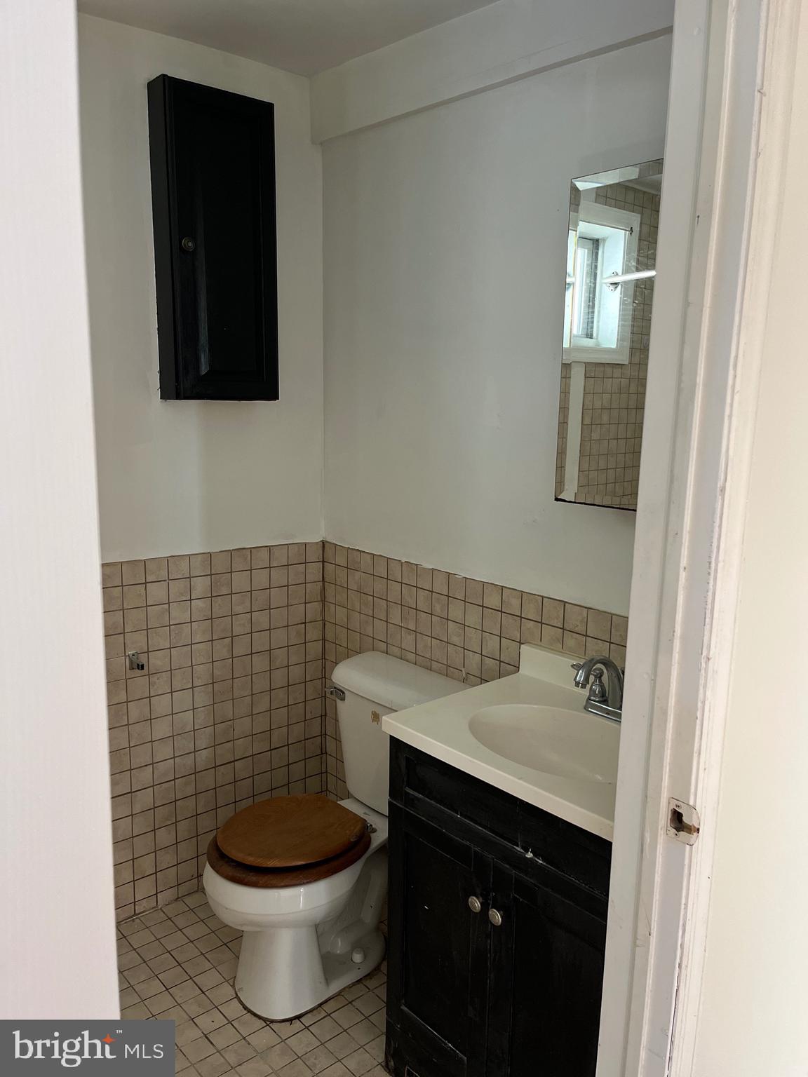 1012 Norcross Road Lindenwold, NJ 08021 - Photo 19 of 34 Bathroom off primary bedroom.
