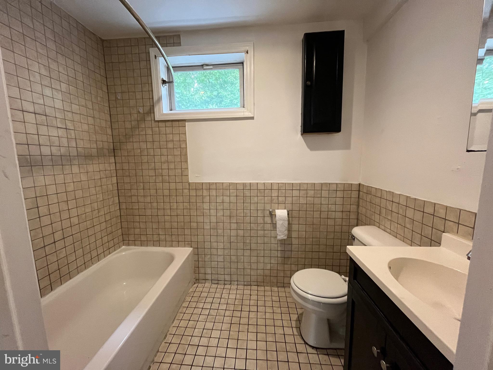 1012 Norcross Road Lindenwold, NJ 08021 - Photo 20 of 34 Bathroom off primary bedroom.